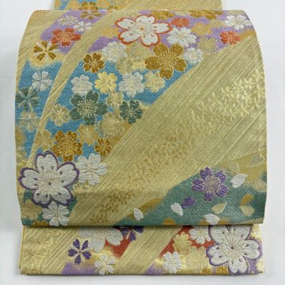 https://buysell.itembox.design/product/493/000002649334/000002649334-01-m.jpg