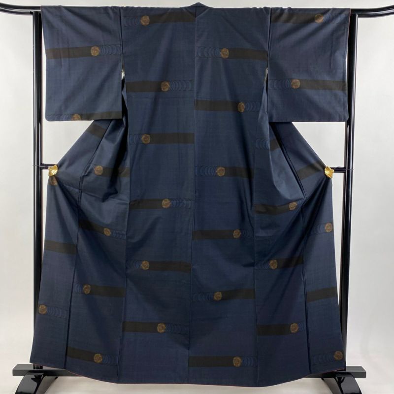 紬 身丈162cm 裄丈63.5cm S 袷 幾何学模様 紺色 正絹 美品 秀品