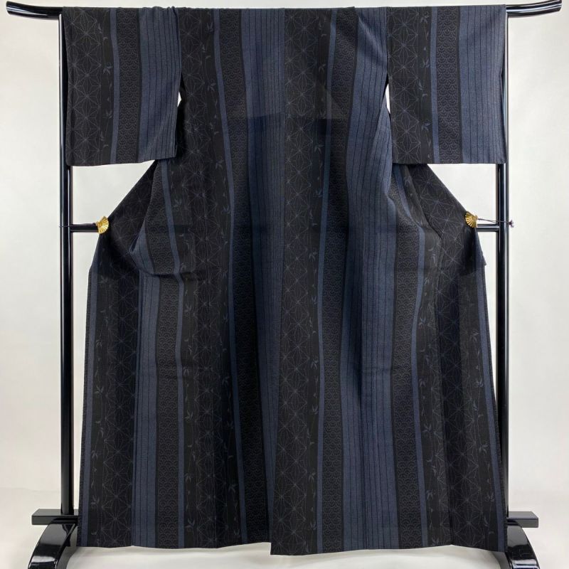 紬 身丈165.5cm 裄丈67cm M 単衣 麻の葉 青海波 黒 正絹 秀品