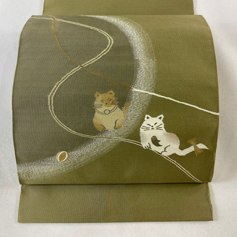 売れ筋がひクリスマスプレゼント！ 名古屋帯 正絹｜中古・古着 鶯色 鞠 猫 八寸名古屋帯 逸品 美品 着物・浴衣