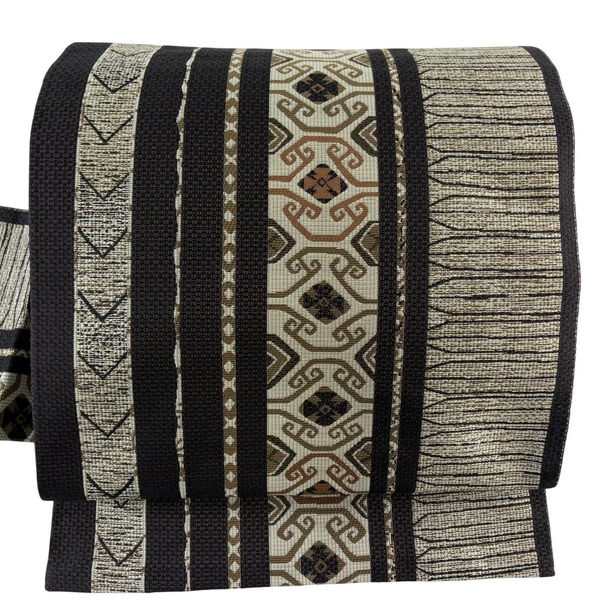 美品】 名古屋帯 秀品 紬地 幾何学模様 汕頭刺繍 ピンク 正絹｜中古