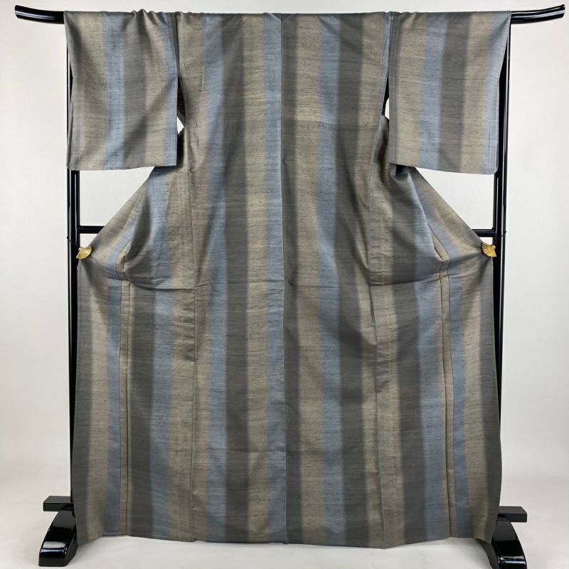 紬 正絹 縦縞模様 身丈171.5cm 裄丈69cm 紬 美品 リサイクル 着物