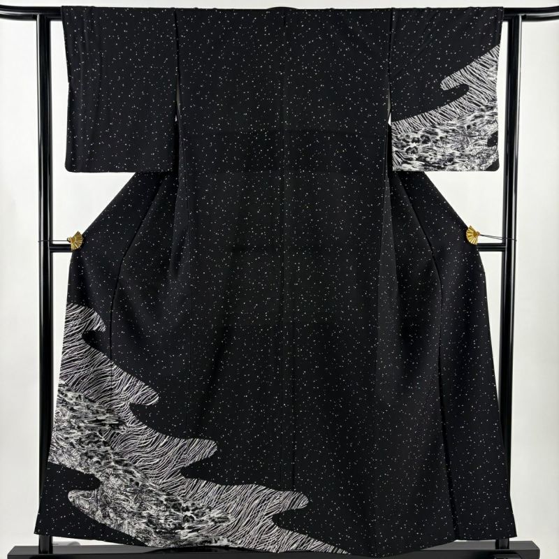 極美品　正絹　小紋　エビ柄　黒　着丈165 付下げ 身丈157cm 裄丈60.5cm S 袷 白夜の世界 霞 黒 正絹 秀品｜中古