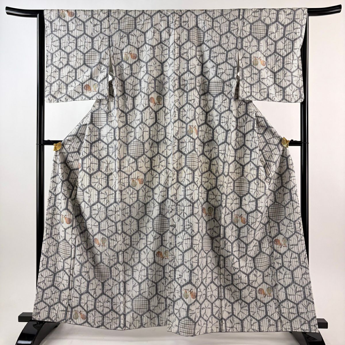 【紬】 絣柄 十字模様 深川鼠色系 着物 袷 広衿 身丈約159.5cm 紬】 絣柄 十字模様 深川鼠色系 着物 袷 広衿 身丈約159.5