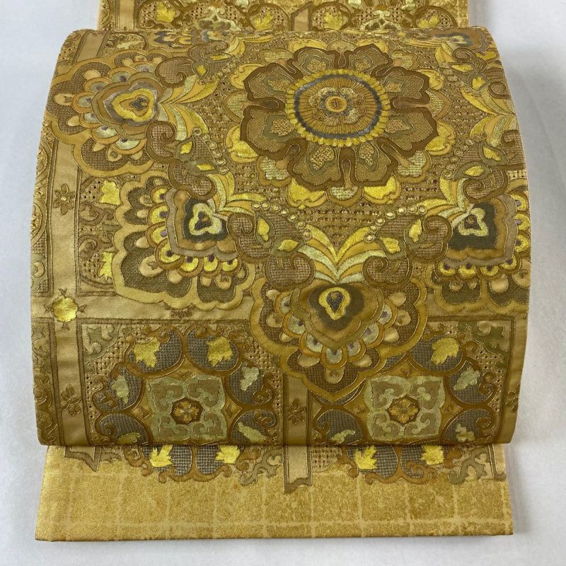 品良く着こなすため 袋帯 正絹｜中古・古着 お太鼓柄 金色 金彩 刺繍 草花 華文 逸品 着物・浴衣