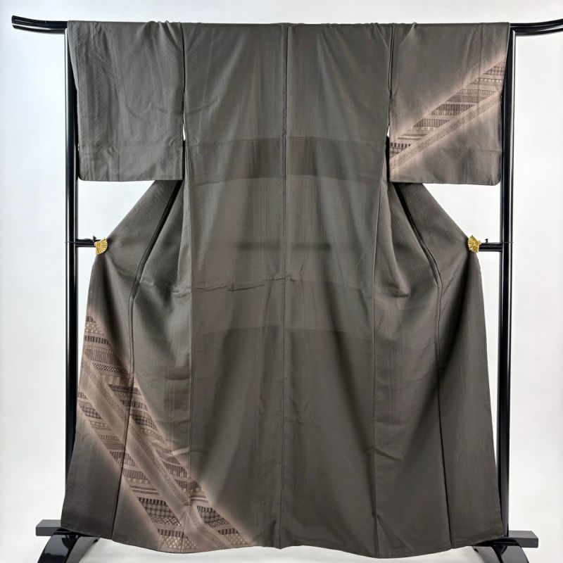 付下げ 身丈163cm 裄丈66.5cm M 袷 紬地 縞 幾何学模様 ぼかし 焦茶色