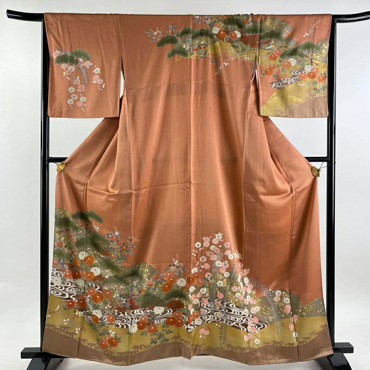 経済制裁訪問着 美品 名品 笠松 菊 金糸 金彩 サーモンピンク 袷 身丈165cm 裄丈65.5cm M 正絹 ☆☆☆☆ 仕立て上がり