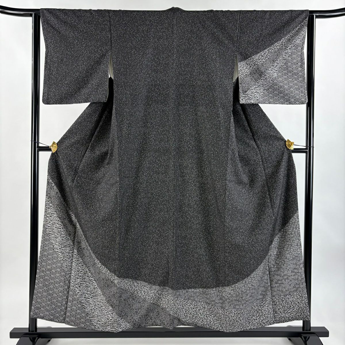 付下げ 身丈161.5cm 裄丈67cm M 袷 林淳一 落款あり 雪芝 縞 金彩