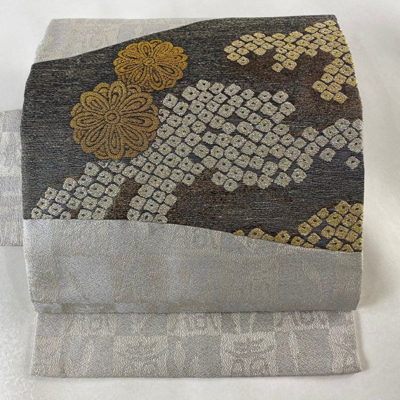 名古屋帯 美品 逸品 菊 鹿の子柄 銀糸 箔 灰白 正絹｜中古・古着