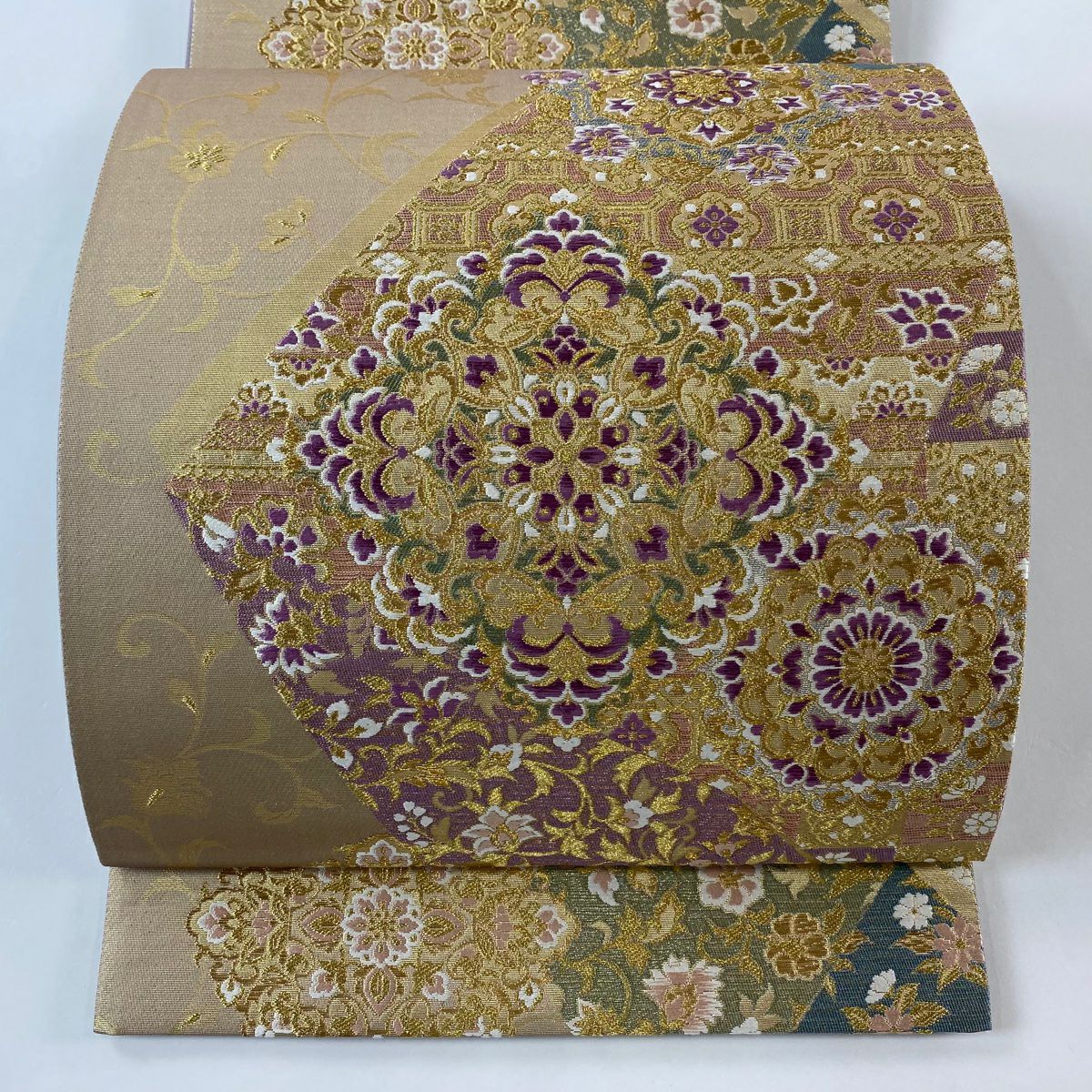 美品】 袋帯 名品 じゅらく 落款あり じゅらく帝王紫 向鶴菱 華文 金糸