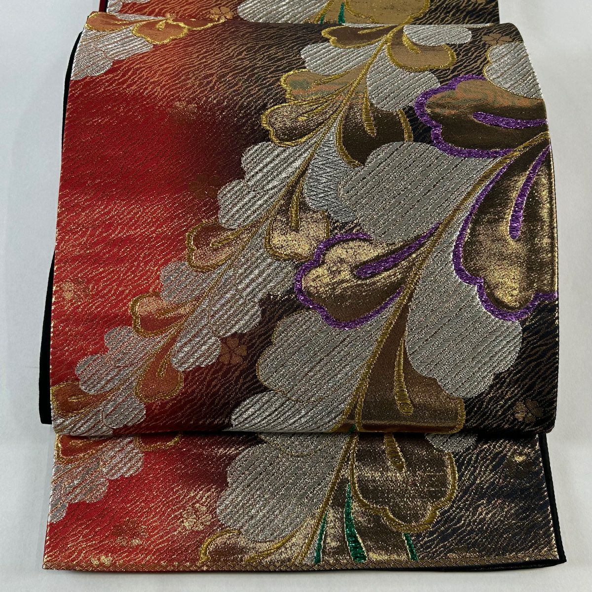超美品 袋帯 在庫一掃】 美品 正絹 六通 灰紫 金銀糸 唐織 芝 華文 秀品 着物・浴衣