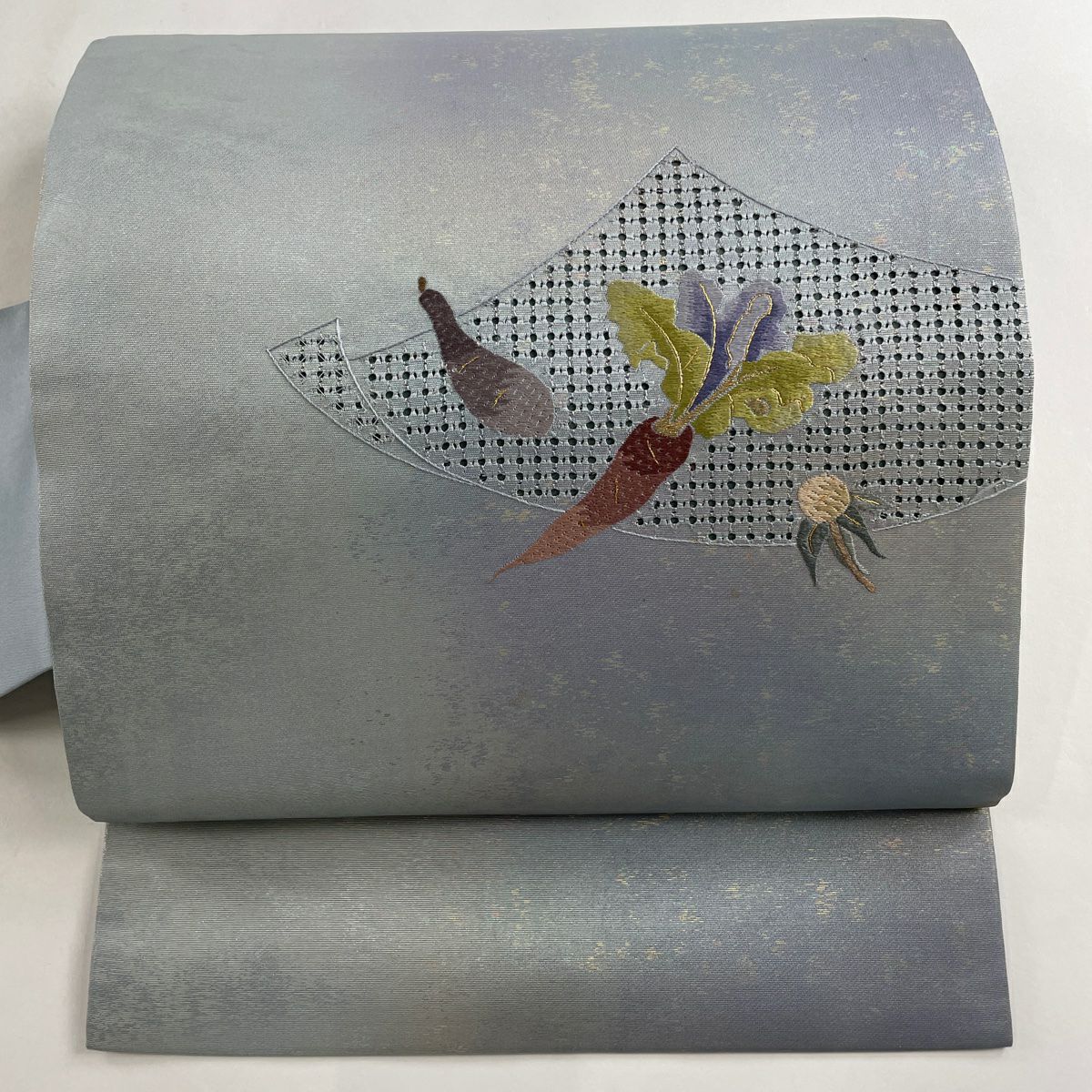 名古屋帯 金糸銀糸 刺繍 花の輪 エ霞 観世水 おしどり 正絹 YR608 名古屋帯 金糸銀糸 刺繍 花の輪 エ霞 観世水 おしどり 正絹