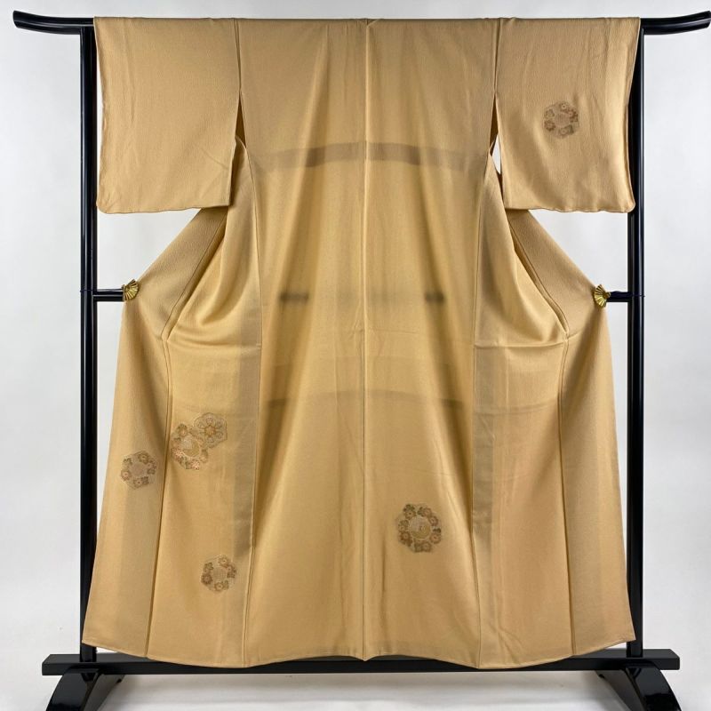 しつけ糸付色無地美品✨シックな砂色 伽羅色 身丈150.5何
