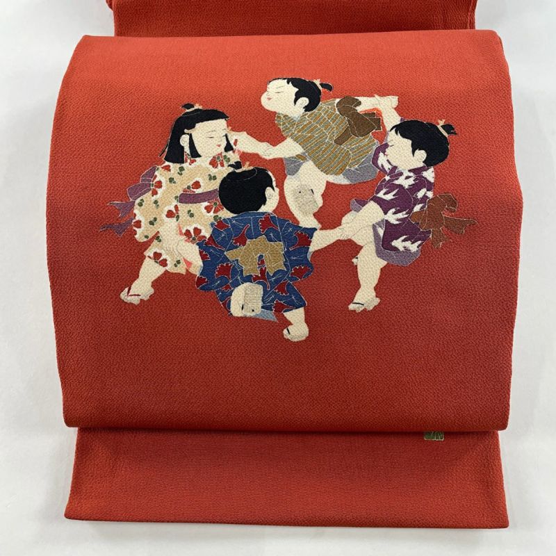 開き名古屋帯 名品 関口遼一 落款あり 童 縮緬 赤茶 正絹｜中古
