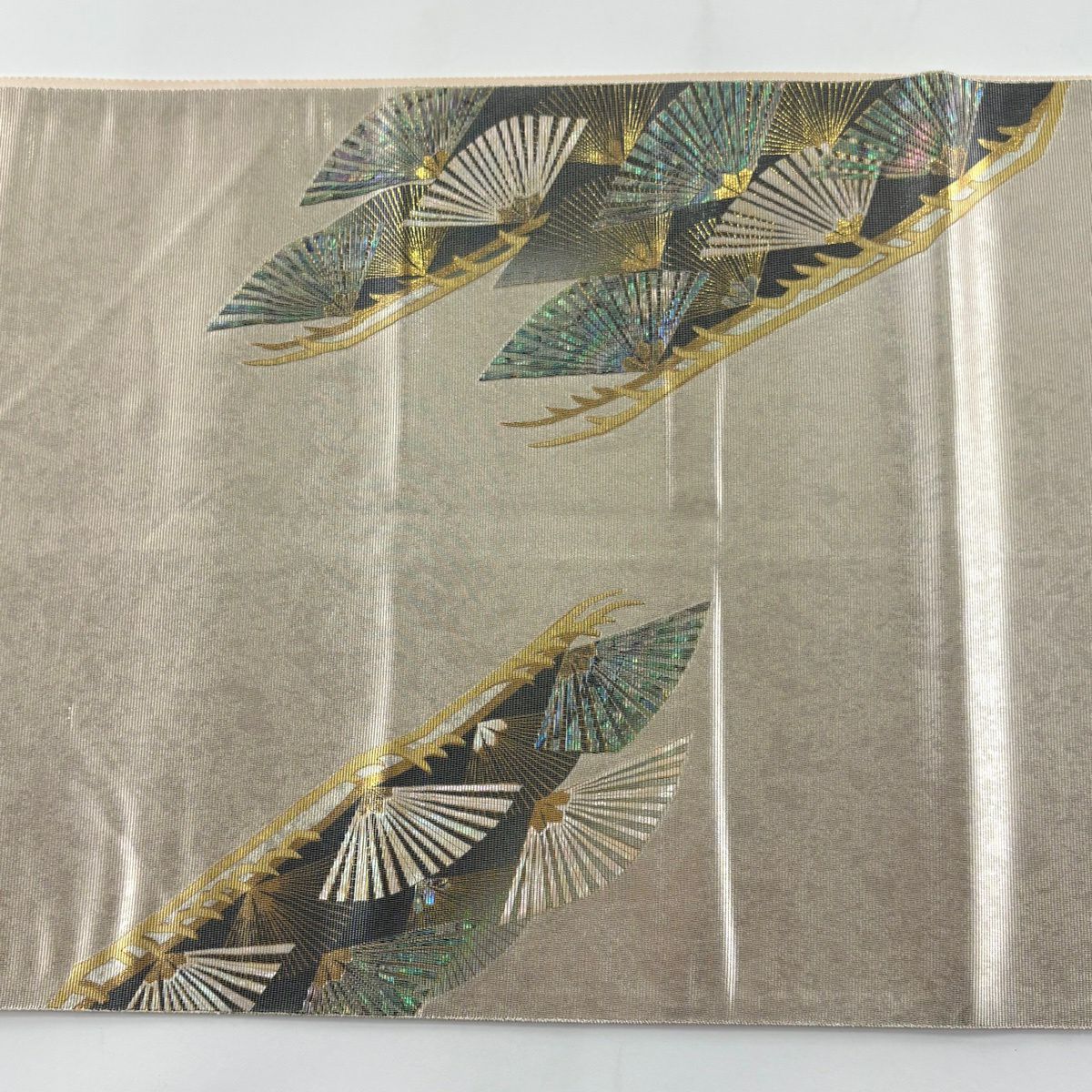 美品】 袋帯 秀品 松 螺鈿箔 金彩 銀色 お太鼓柄 正絹｜中古・古着