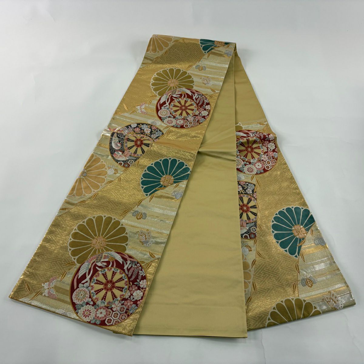 美品】 袋帯 秀品 瑞花源氏車文 源氏車 蝶 金銀糸 箔 金色 六通 正絹