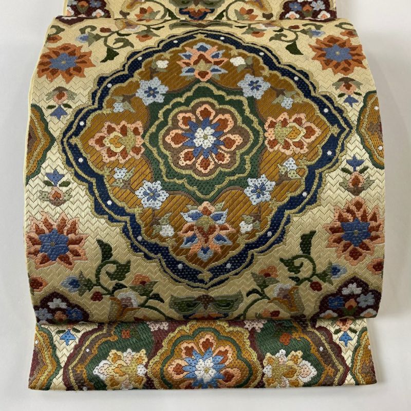 袋帯 中古品 鱗 花 金糸 箔 ベージュ 両面 博多織 - メルカリ