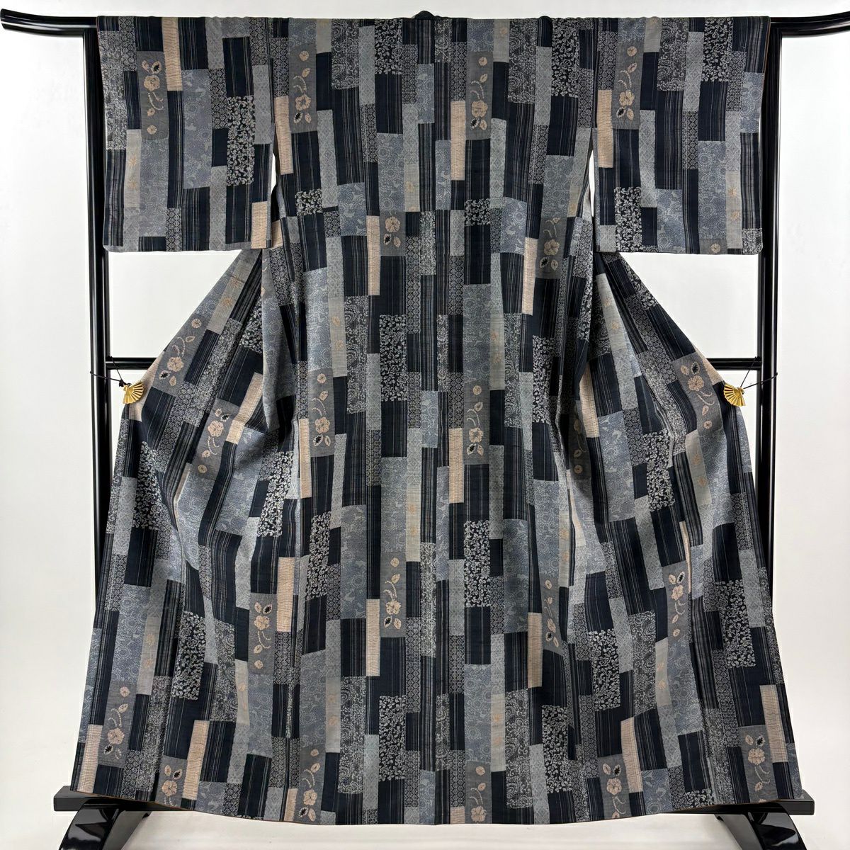 小紋 身丈155cm 裄丈62cm S 袷 幾何学 金糸 刺繍 紫 正絹 秀品｜中古