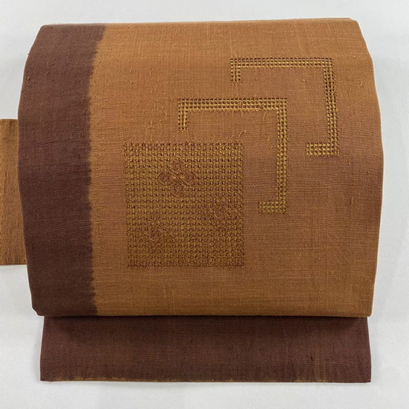 名古屋帯 刺繍花模様 汕頭刺繍 相良刺繍 紬 緋色 O-4049