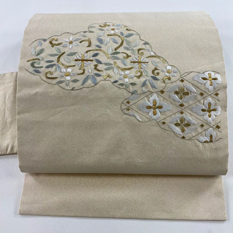 名古屋帯 秀品 雲文 草花 金銀糸 金通し クリーム 正絹｜中古