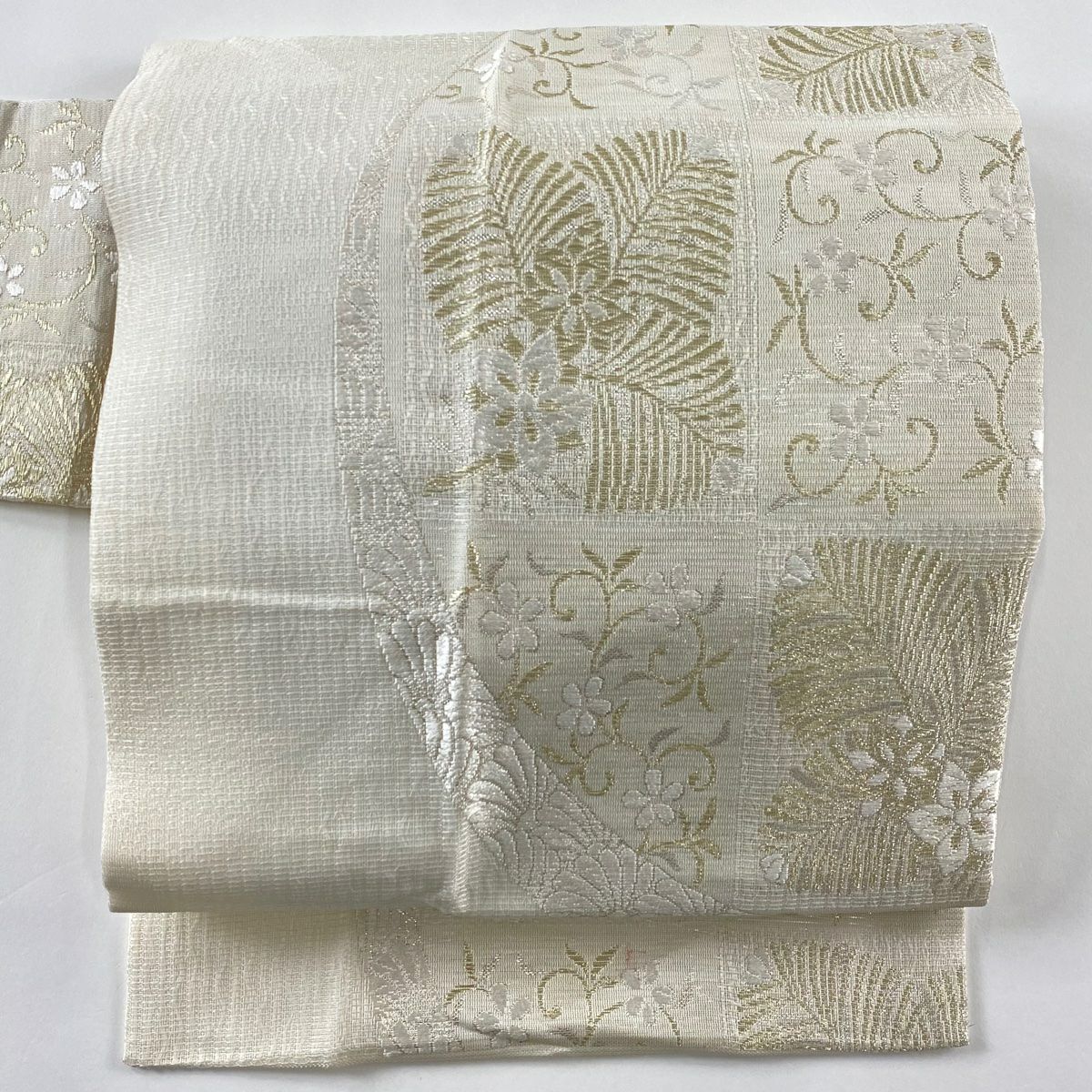 名古屋帯 美品 秀品 夏帯 絽 幾何学模様 金銀糸 クリーム 正絹