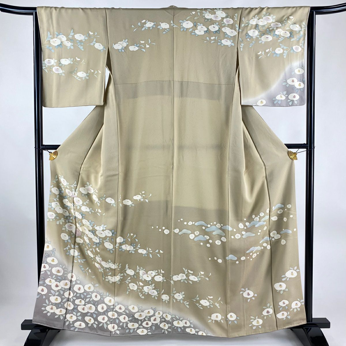 訪問着 身丈165cm 裄丈68cm L 袷 椿 万寿菊 金糸 金彩 灰緑 正絹 訪問着 身丈165cm 裄丈68cm L 袷 椿 万寿菊 金糸 金彩 灰緑 正絹