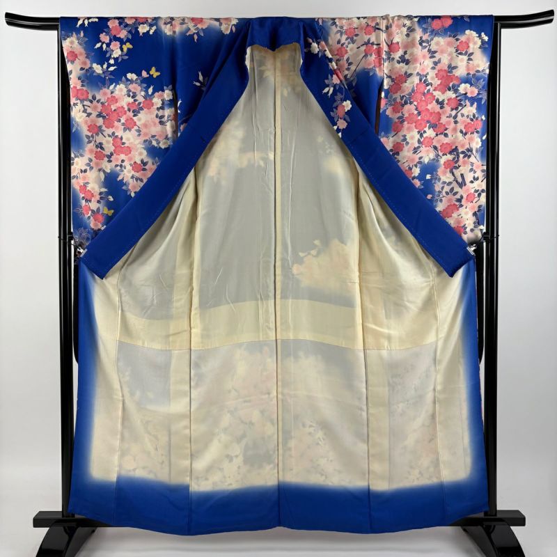 振袖 裄66 華やかな花柄 銀彩 素敵なデザイン 正絹 T-2047 振袖 身丈161cm 裄丈66cm M 袷 草花 蝶 ぼかし 銀彩 青紫 正絹
