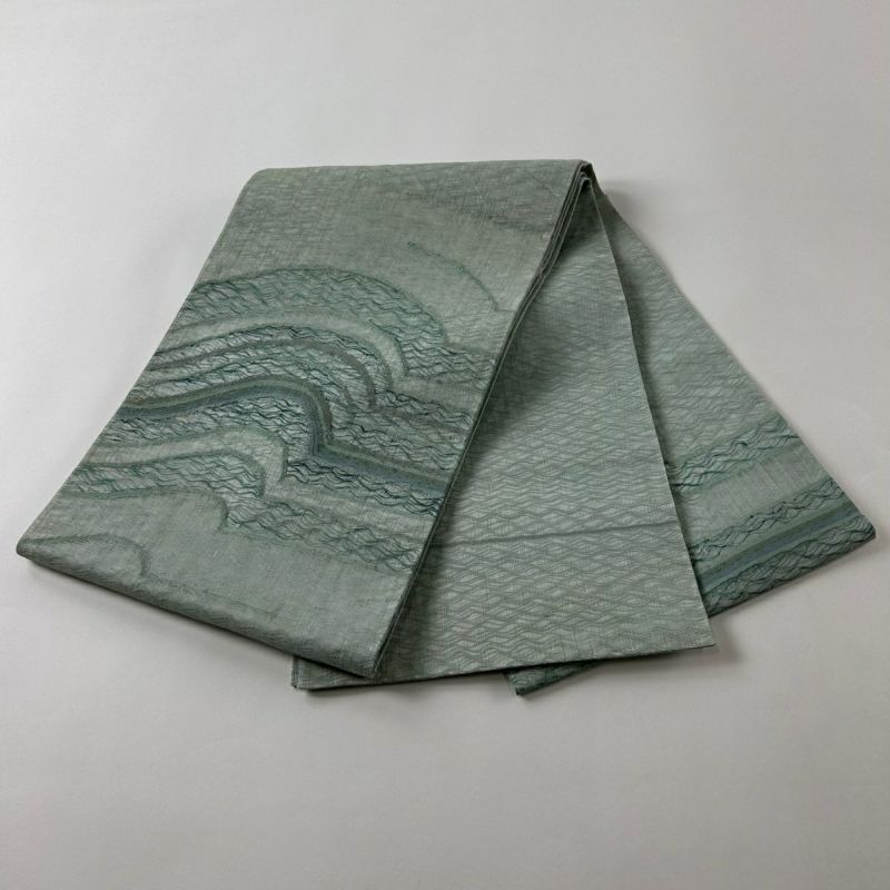 ［お太鼓柄］　新品未使用品　紬 O-784 袋帯 秀品 夏帯 波 幾何学模様 薄緑 お太鼓柄 正絹｜中古・古着