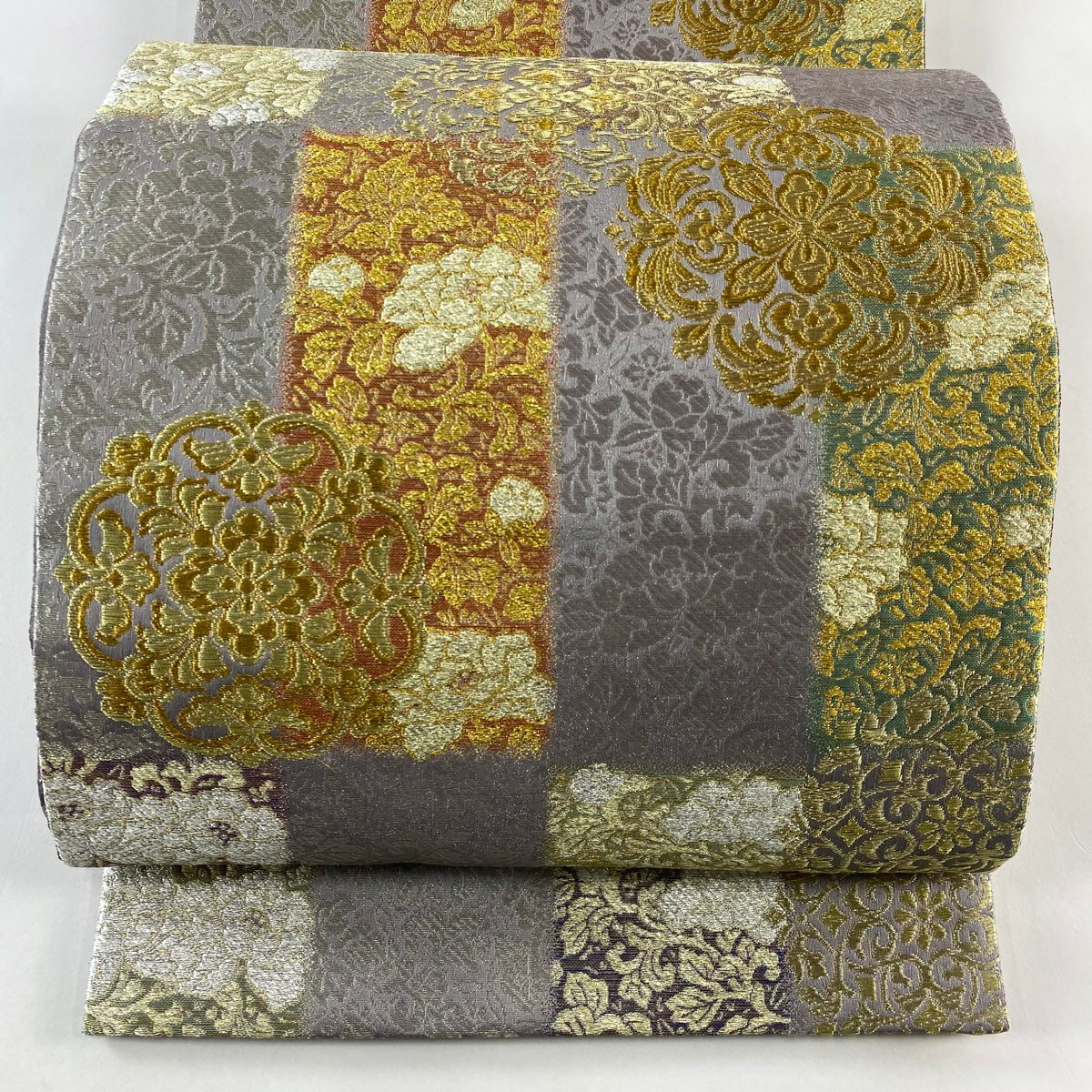 袋帯 名品 新小石丸 華文 草花 箔 金糸 黒 六通 正絹｜中古・古着