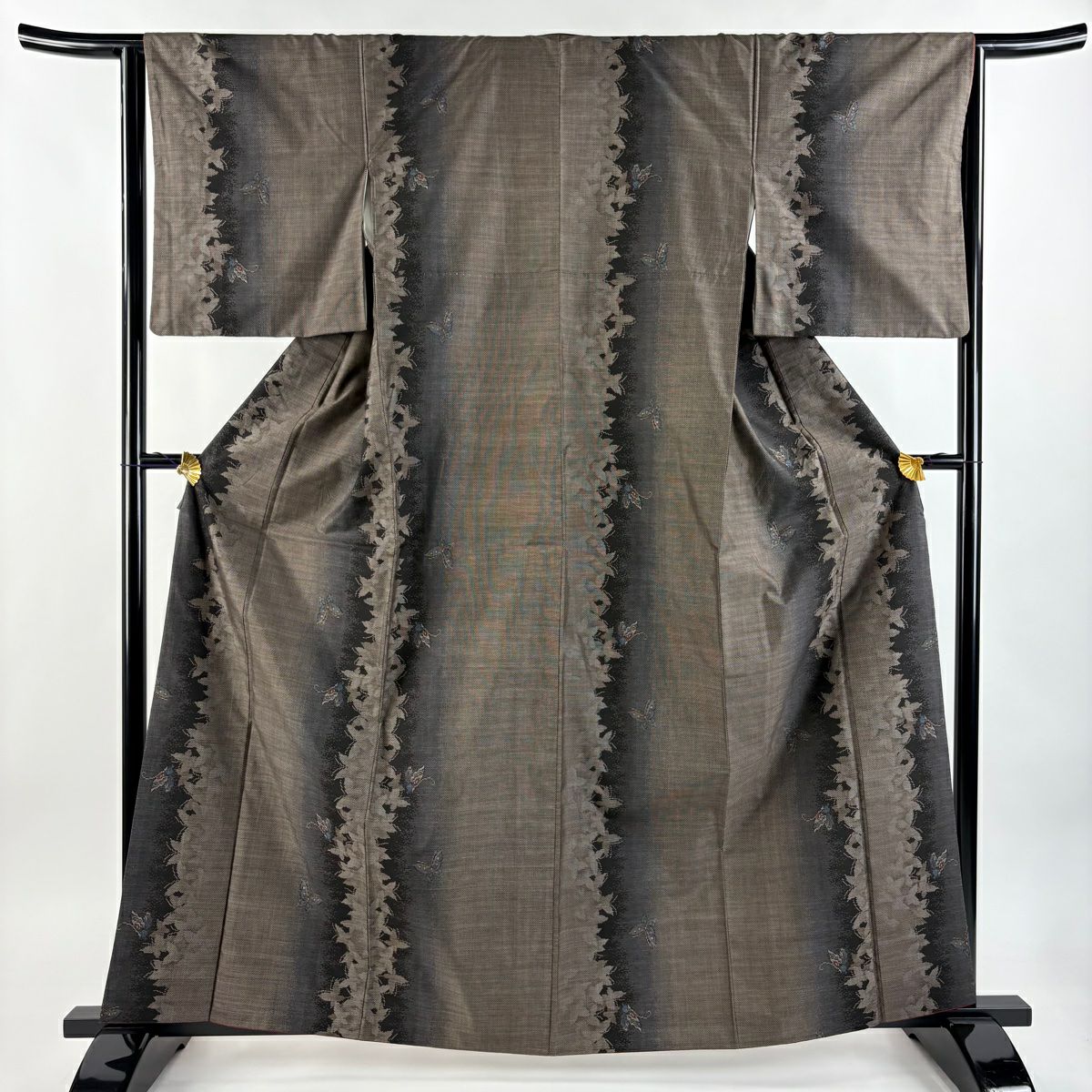 紬 身丈157cm 裄丈64.5cm M 袷 蝶 草花 茶紫 正絹 名品 【】 トップ 美