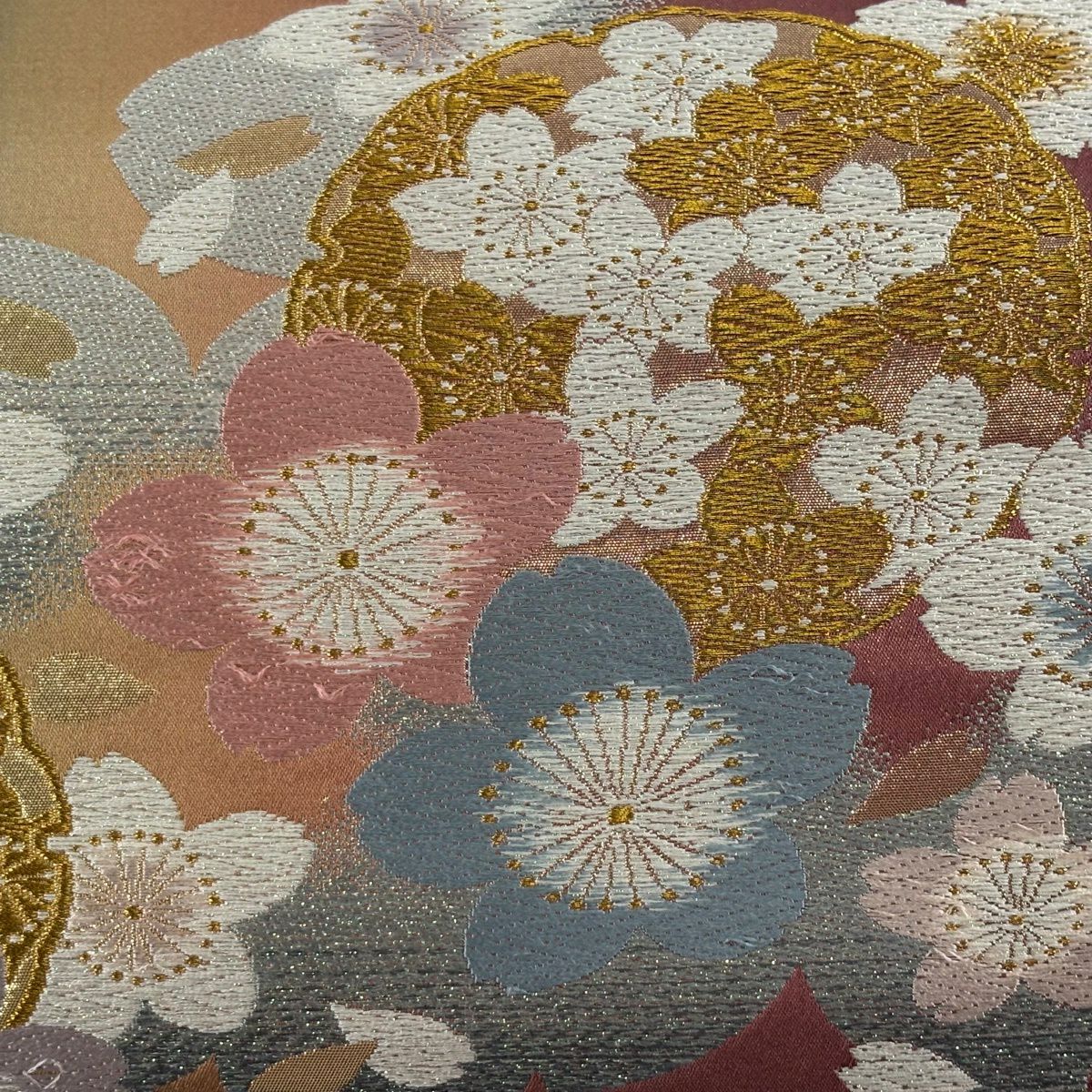 袋帯 秀品 桜 雪輪 刺繍 金糸 濃ピンク 六通 正絹｜中古・古着
