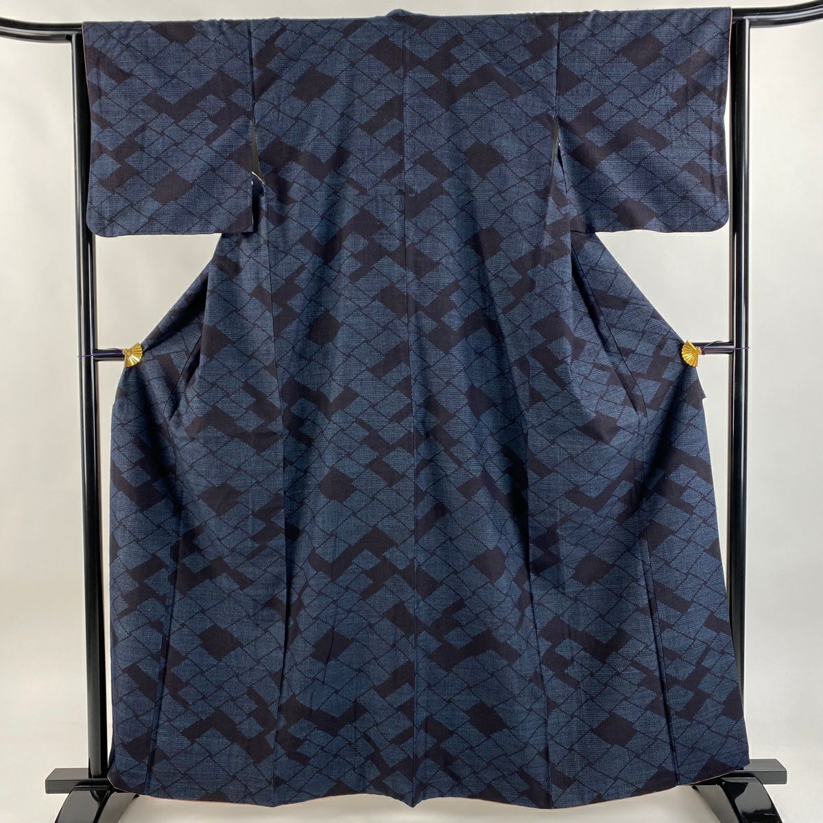 着用可能！美品結城紬５点まとめ売り 裄63〜64㌢位 クリーニング済み 中古】 リサイクル着物 結城紬 正絹 Lサイズ 特品 身丈162.5cm 型染め