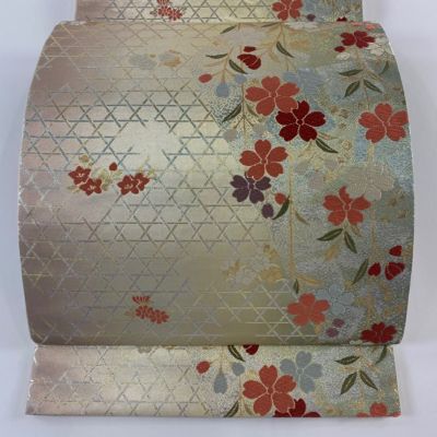 https://buysell.itembox.design/product/605/000002560580/000002560580-01-m.jpg