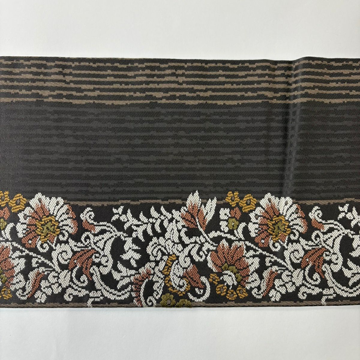 美品】 名古屋帯 秀品 花唐草 縞 焦茶色 正絹｜中古・古着・リサイクル