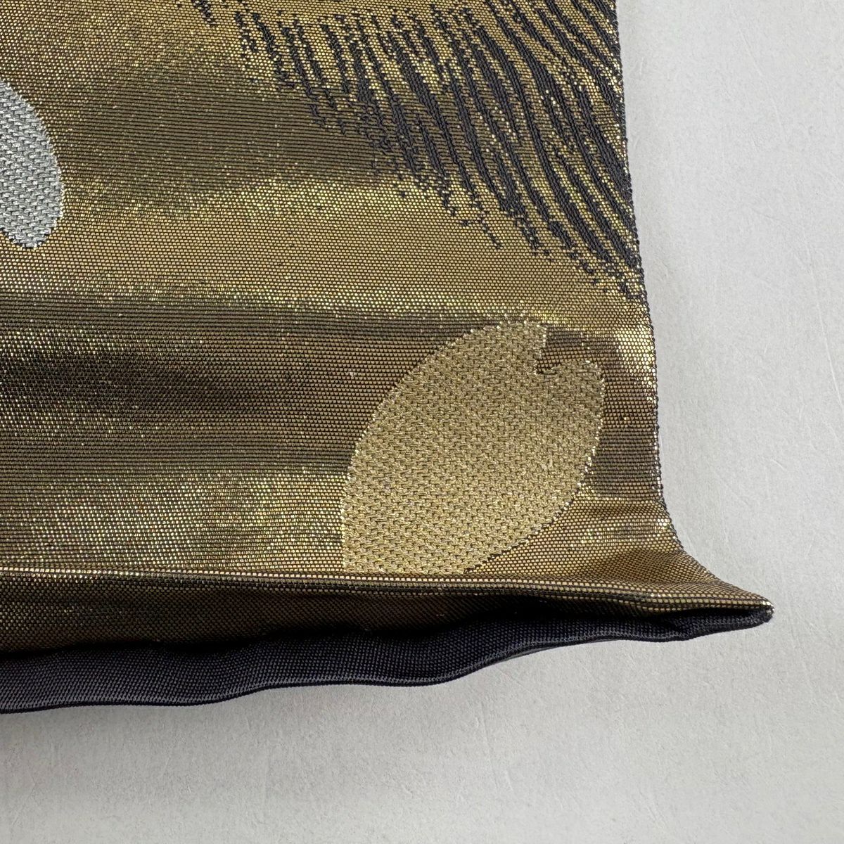 美品】 袋帯 秀品 振袖向き 桜 桜の花びら 金銀糸 刺繍 金色 六通 正絹