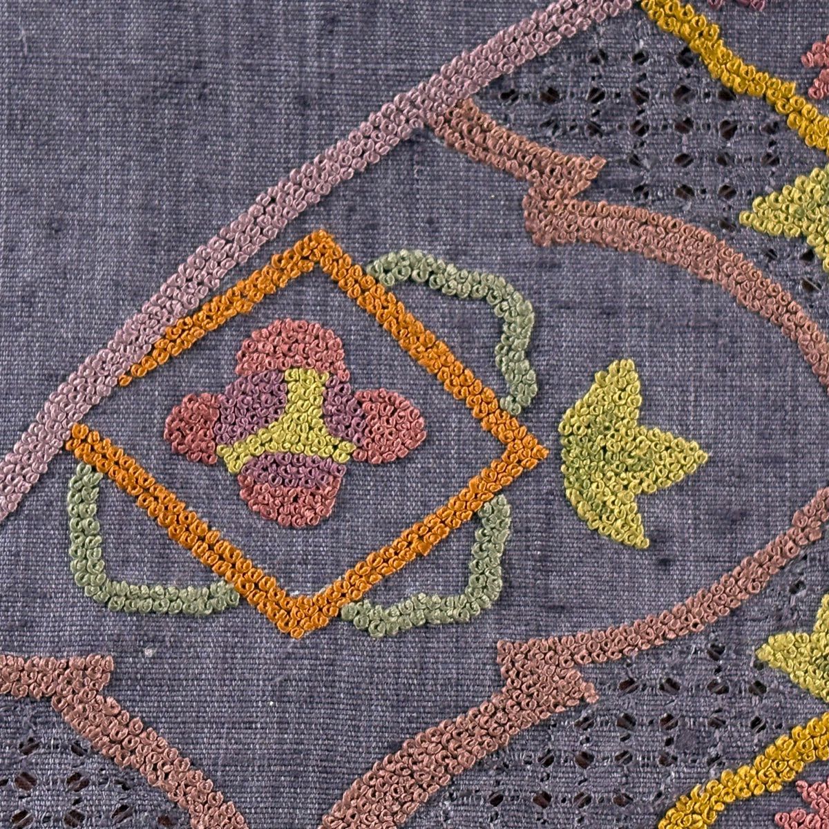 名古屋帯 秀品 紬地 草花 刺繍 紫 正絹｜中古・古着・リサイクル着物