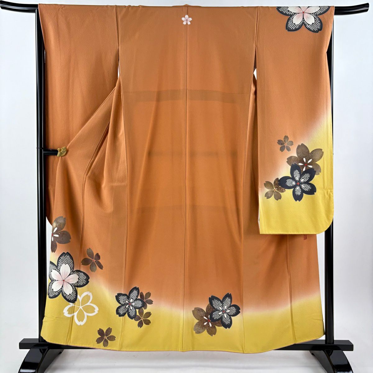 振袖 身丈158.5cm 裄丈66cm M 袷 中村玉緒 落款あり 桜 金彩 染め分け