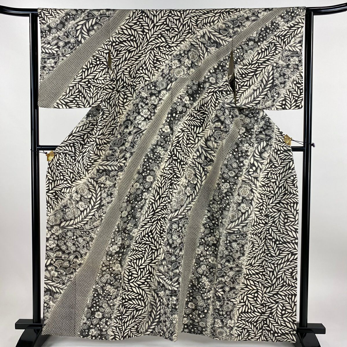 名古屋帯 秀品 鳥 草花 箔 螺鈿 ピンクベージュ 正絹｜中古・古着