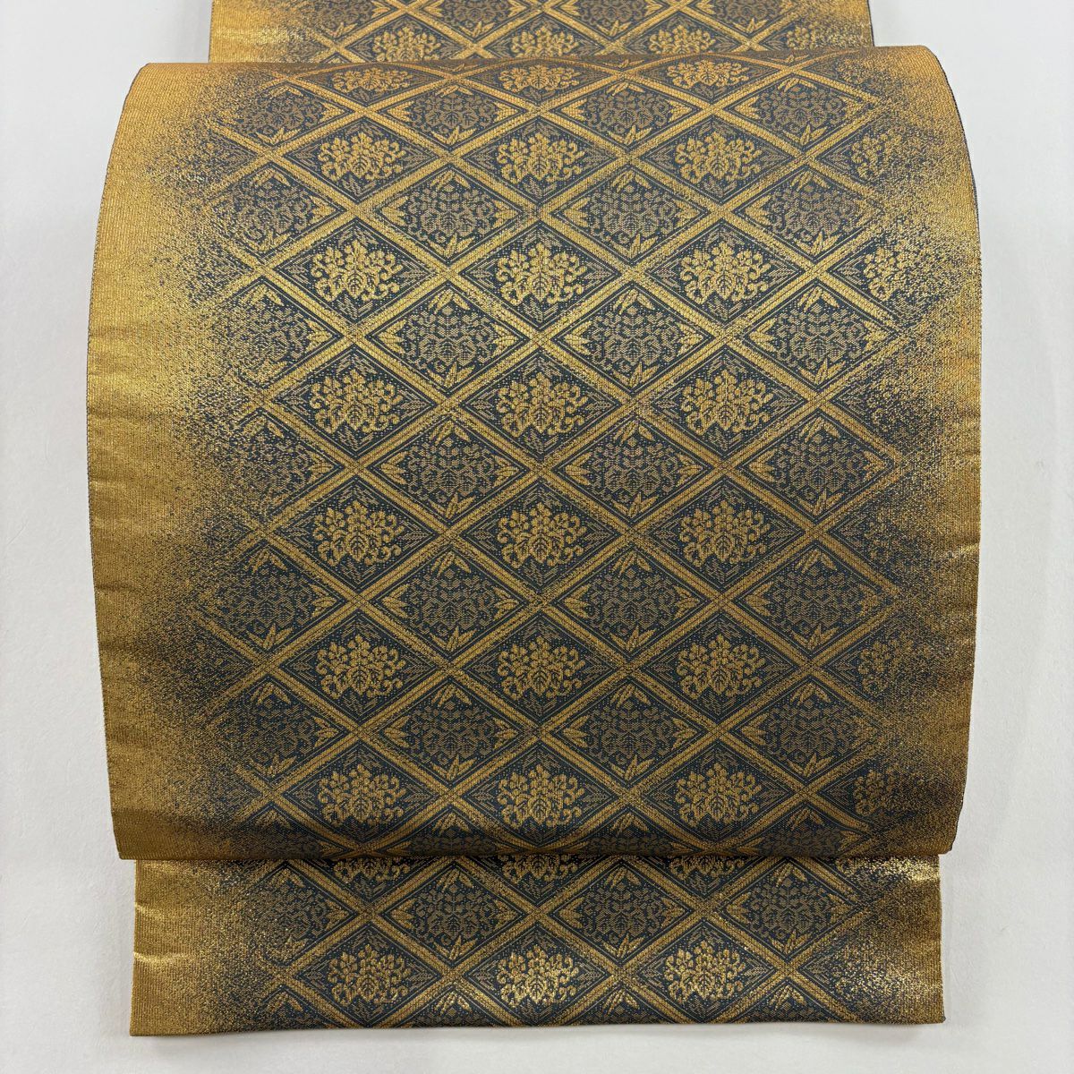 袋帯 秀品 九百錦純金箔24k 関西仕立て 菊 桐 箔 刺繍 黒 六通 正絹