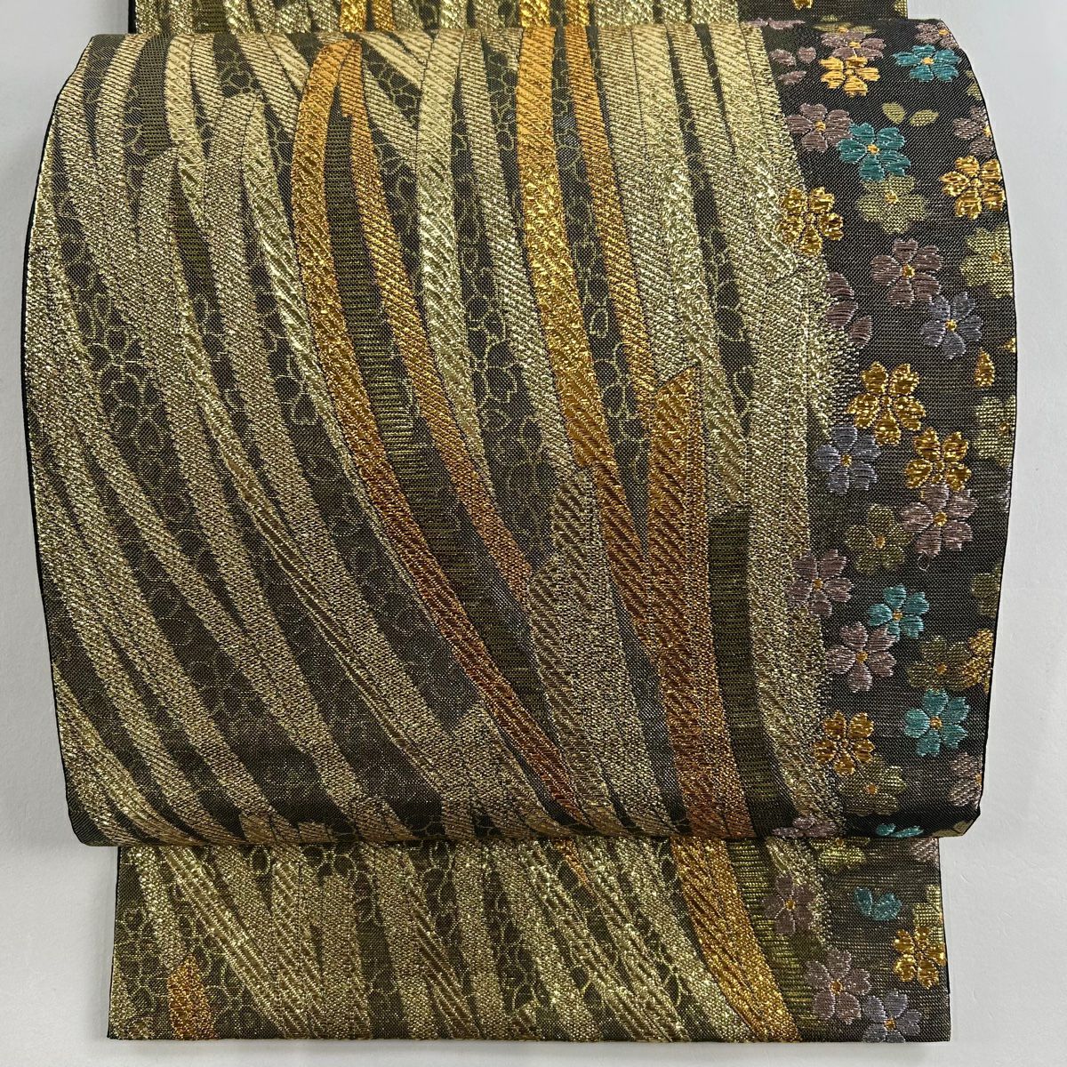 袋帯 美品 秀品 落款あり 扇 菊 金糸 唐織 茜色 六通 正絹