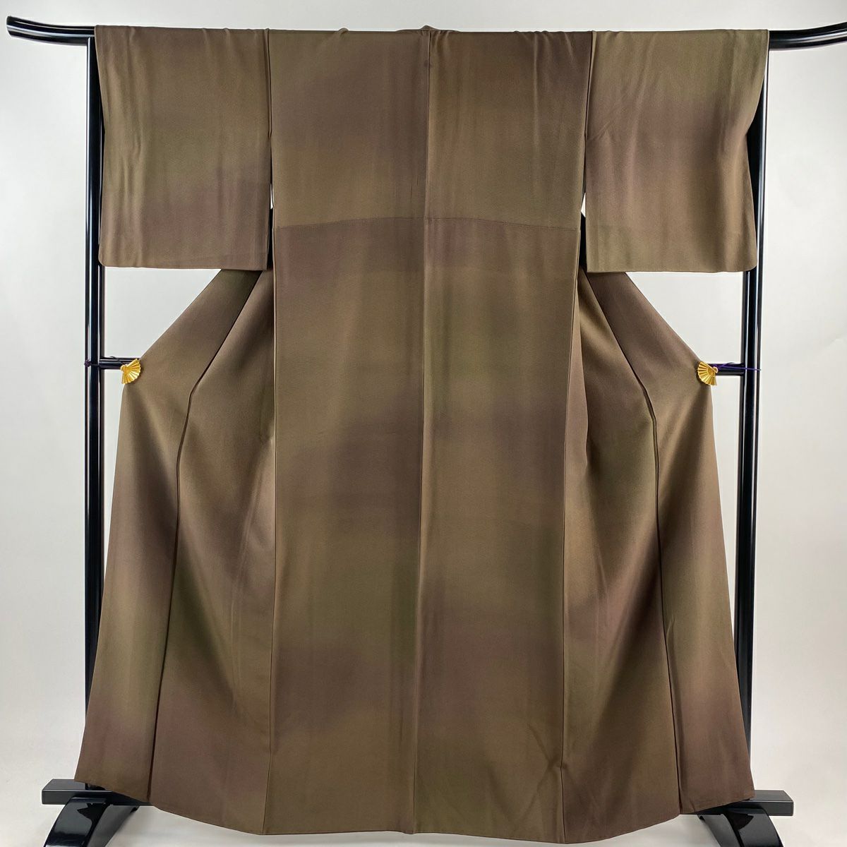 アンティーク　濃茶色地　輪車流水桃紋様　単　春夏秋　着物　肩身丈151cm L1220K 単衣 女性用着物 水車柄 シルク（正絹） 淡い 薄い 桃色