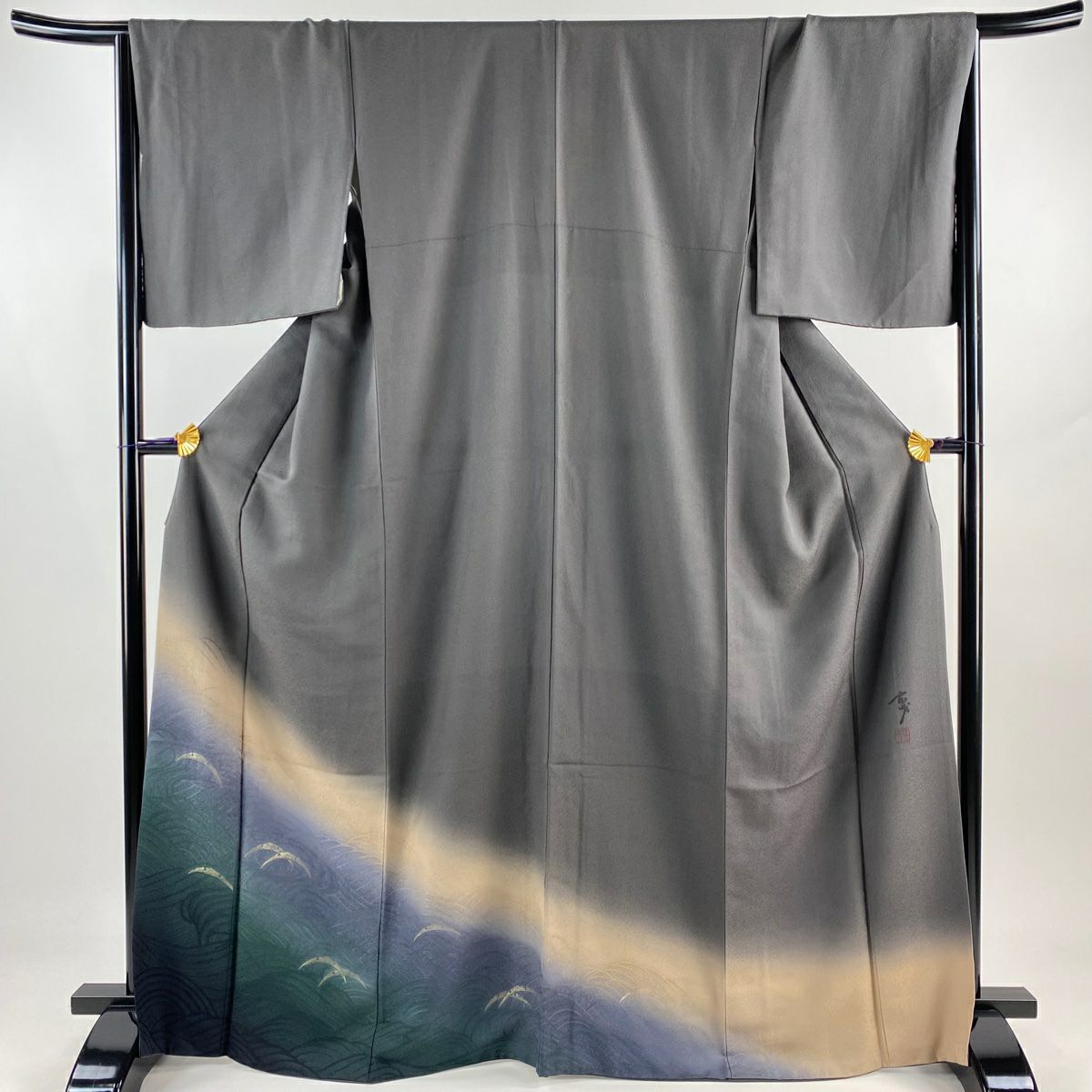 極美品　正絹　小紋　エビ柄　黒　着丈165 小紋 身丈162cm 裄丈68.5cm L 袷 大久保玄才 落款あり 波頭 地紋
