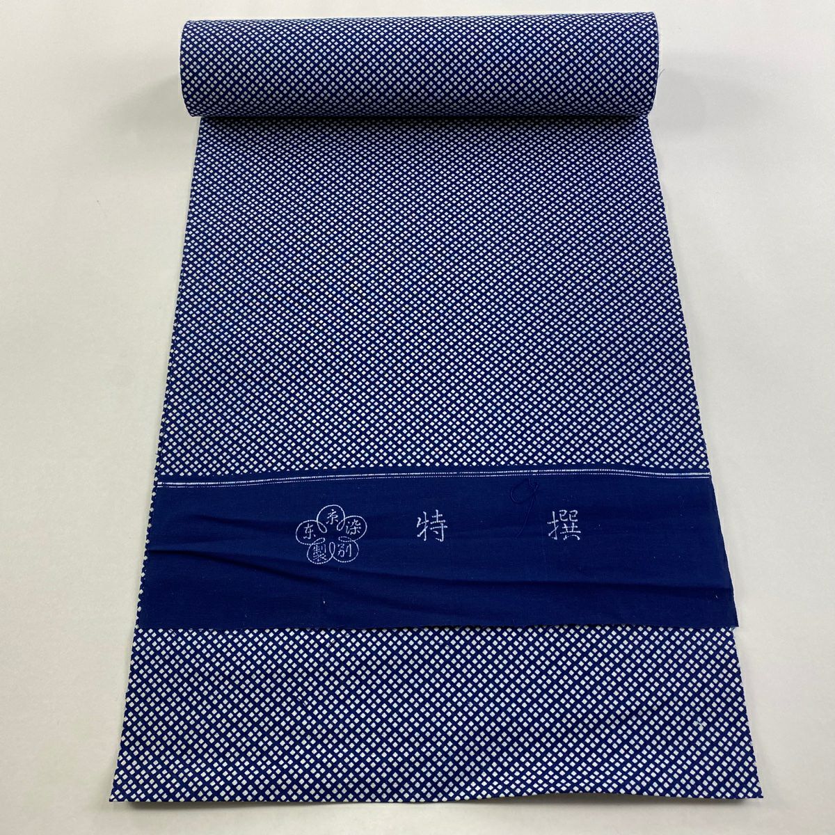 反物 優品 小紋 幾何学 紺色 綿｜中古・古着・リサイクル着物通販
