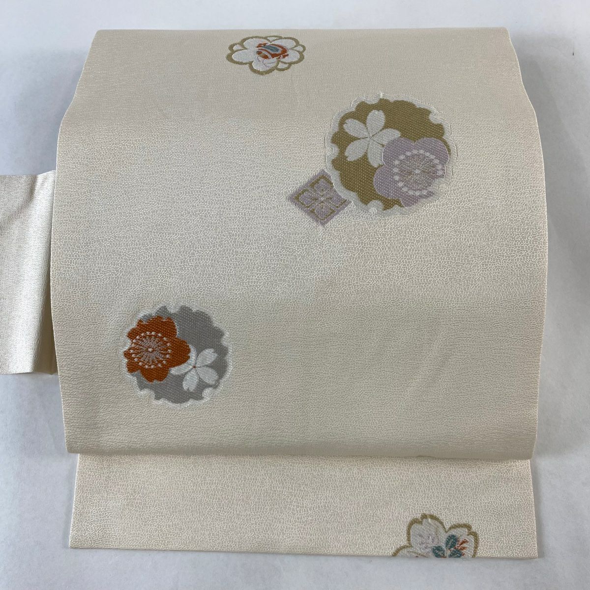 袋帯 美品 秀品 雪輪 草花 箔 金糸 灰色 六通 正絹|中古・古着 袋帯 美品 秀品 雪輪 草花 箔 金糸 灰色 六通 正絹|中古・古着