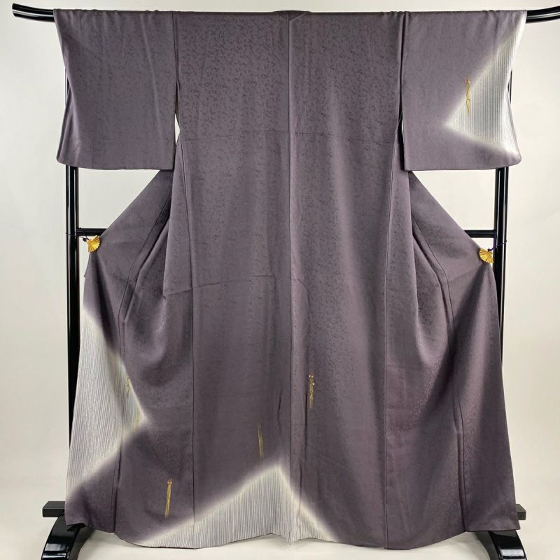 付け下げ　梅　楓　銀杏　竹　リーフ　小花　ブラウン　着物　103 d 振袖［紺色/古典松竹梅・四季花]｜着物レンタルあき (来店着付け
