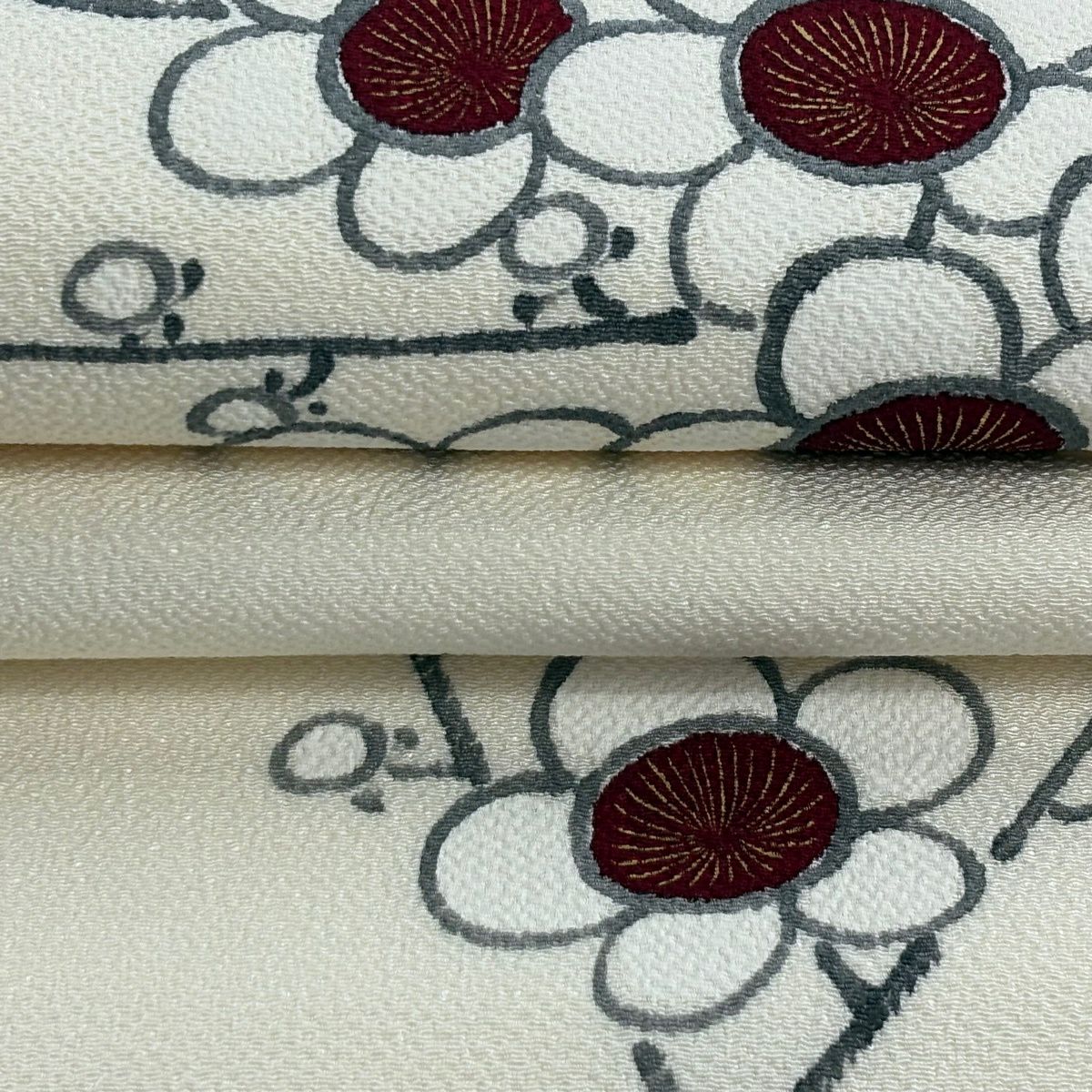 美品】 名古屋帯 逸品 人間国宝 森口華弘 落款あり 枝梅 金彩 縮緬