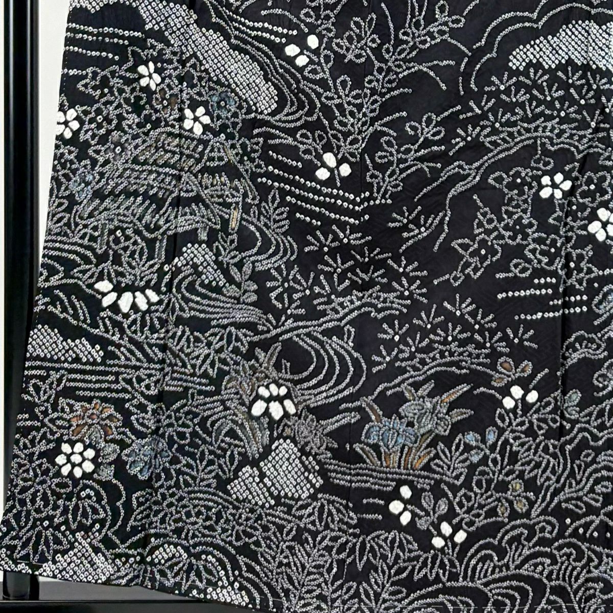 訪問着 身丈157cm 裄丈62.5cm S 袷 建物 草花 金彩 絞り 黒 正絹 秀品