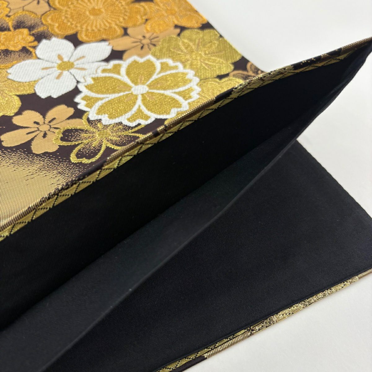 美品】 袋帯 秀品 振袖向き 桜 金銀糸 箔 金色 六通 正絹｜中古・古着