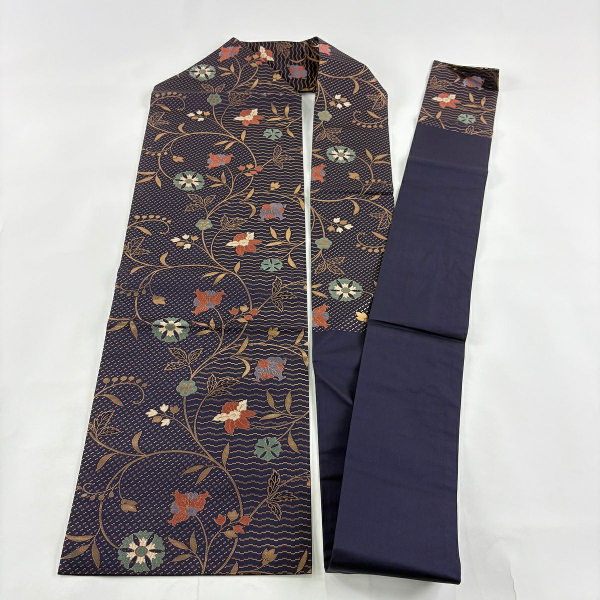 美品】 名古屋帯 秀品 花唐草 幾何学模様 箔 濃紫 正絹｜中古・古着