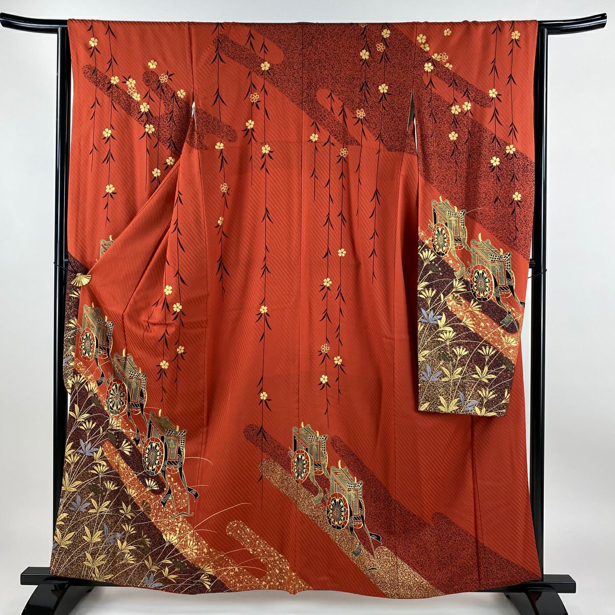 D538 振袖　枝垂れ桜　金彩　黒地　正絹　着物　袷　美品 楽天市場】【新品】 振袖 着物 正絹 フォーマル 金彩加工 黒 紫
